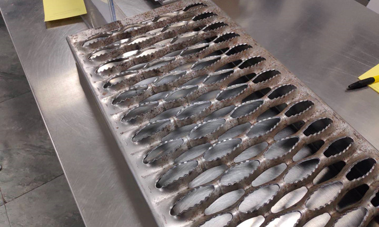 鱷魚(yú)嘴防滑板