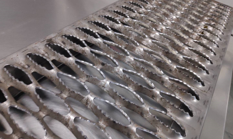 鱷魚(yú)嘴防滑板